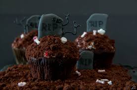 Heize zuerst den backofen auf 180 °c vor. Gastbeitrag Gruselige Halloween Cupcakes Friedas Kitchen On My Mind