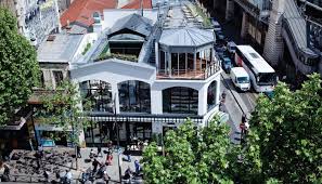 Les Plus Beaux Rooftops De Paris Pour Boire Un Verre Brasserie Barbes Paris Nice Resto Terrasse Paris