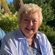 Barbara Stennett's Instagram, Twitter & Facebook