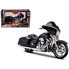 The street glide® special should be your first choice when it's time to upgrade to a bike that's ready for the long haul. 2015 Harley Davidson Street Glide Special Black 1 12 Diecast Motorcycle Model By Maisto Target