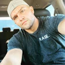 Larry Kluttz's Instagram, Twitter & Facebook