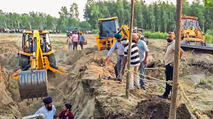Four-year-old boy rescued after falling into borewell in Punjab's Hoshiarpur - The Hindu