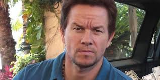 Deutliche wolbung ist mark wahlbergs frau wieder schwanger. Mark Wahlberg Hollywood Schauspieler Verrat Im Interview Was Sein Sohn Richtig Peinlich An Ihm Findet Express De