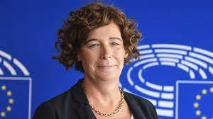 Petra de sutter, professeure de gynécologie, politicienne et transgenre. Epf President Writes Op Ed For World Contraception Day 2019 Access To Contraception Remains A Big Challenge In Europe Epf