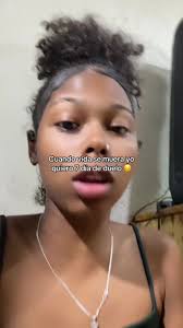 Esqueleto Gigante en Comedia: ¡Momentos Divertidos!