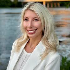 Delta Zeta's 35 Under 35