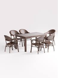 İki sandalye ve bir masadan oluşan çok şirin balkon takımı. Nirvana Bahce Balkon Masa Takimi 6 Kisilik Dizayn Bambu