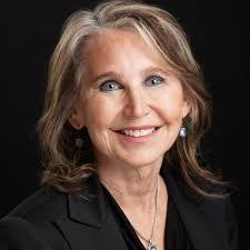 Jennifer Stout's Instagram, Twitter & Facebook