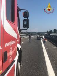 Mi sembrava una hornet gialla. Asti Doppio Incidente Sull Autostrada In Uno Automobilista Incastrato Sotto Un Camion La Nuova Provincia