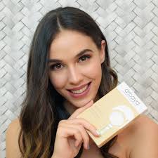 Ilumina tu semana con Vitamin C. Añádela en tu rutina para tener una piel  libre de manchitas y arrugas.✨⁣⁣⁣⁣ ⁣⁣⁣⁣ Esta ampolla contiene un derivado  de vitamina C que promueve la regeneración