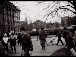 Proclamația frontului popular român de la iași de la 10 decembrie 1989, semnată inițial (la 28 noiembrie 1989) frontul de salvare națională. Revolutia Romana Timisoara 17 Decembrie 1989 Partea I Youtube