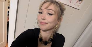 What are some suitable share houses in Brisbane for a 21-year-old with two  dogs?