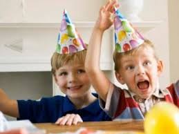 So Unterhalten Sie Ihre Kleinen Gaste Kindergeburtstag Spiele Kinder Spiele Geburtstag