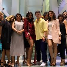 Similarly priyanka chopra during the promotions of barfi kept lauding the performance of parineeti chopra in ishaqzaade saying she should win the best debutante award. Photos Priyanka Chopra Jonas And Parineeti Chopra Share A Special Bond With Each Other Check It Out