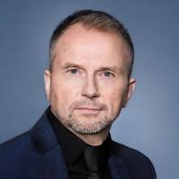 2400+ "Urbaniak" profiles