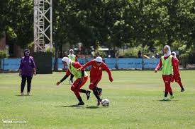 Latihan dasar passng bola untuk anak usia dini ini berisi tentang: Agensi Berita Mehr Latihan Pasukan Bola Sepak Wanita Iran