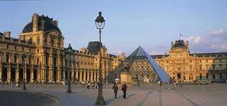 Muse universaliste, le louvre couvre une chronologie et une aire gographique. In Imagini Momente Uimitoare Din Muzeul Luvru