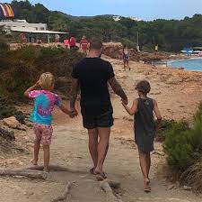 362k likes · 703 talking about this. Emma Willis Shares Very Rare Photo Of Her Children On Ibiza Holiday Hello