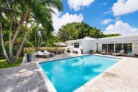 Miami House For Sale 4 Bedrooms Swimming Pool En 2020 Piscine Marbella Piscine Chauffee