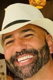 Golpe do amor': empresária perde R$ 500 mil em relacionamento; homem está  foragido