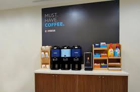 Los viajeros de negocios aprecian el desayuno gratuito. Holiday Inn Express Suites Halifax Bedford An Ihg Hotel Halifax Aktualisierte Preise Fur 2021