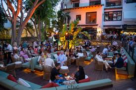 Il porto di malaga è il porto marittimo della città, che opera ininterrottamente almeno dal 600 a.c. Reapertura De La Plaza En Puente Romano En Marbella Marbella Chic