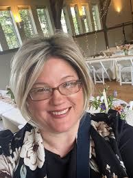 What wigs have permatease and which ones do not?