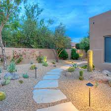 It's important to take design cues from the jewels of desert landscape design. 75 Beautiful Southwestern Landscaping Pictures Ideas July 2021 Houzz