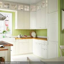Kuche Mit Holzpaneelen In Grun Ikea Kuche Ikea Kuche Landhaus Wohnung Kuche