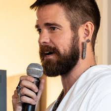 På SVTs Kulturnyheterna i tisdags kunde vi se Nutidas smeder Helena  Sandström och Filip Palmén. I ett inslag om Sveriges Kulturråd i  Washington, Stefan Hansen rapporterades även utställningen Stories From  Sweden, som