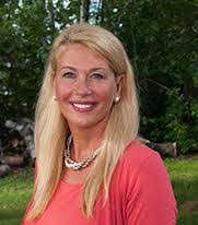 Lisa Janisch's Instagram, Twitter & Facebook