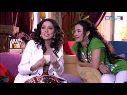 منذ فترة ونحن نشاهد نسرين طافش تعتمد أزياءً مواكبة للموضة وعصرية، وقد تنوعت خياراتها بشكل لافت، لكننا لاحظنا مؤخرًا أنها أصبحت ميّالة لاعتماد الشورت والفساتين. Ù„ÙŠÙ„Ù‰ Ùˆ Ù…ÙŠØ¯ÙŠØ§ Ø¹Ù… ÙŠØ¬Ø§ÙƒØ±ÙˆØ§ Ø¨Ø¹Ø¶ Ø¬ÙŠÙ†ÙŠ Ø§Ø³Ø¨Ø± Ù†Ø³Ø±ÙŠÙ† Ø·Ø§ÙØ´ ØµØ¨Ø§ÙŠØ§ Ø§Ù„Ù…ÙˆØ³Ù… Ø§Ù„Ø§ÙˆÙ„ ÙÙŠØ¯ÙŠÙˆ Dailymotion