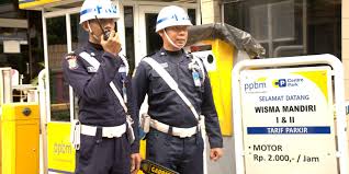 Pertanyaan pertanyaan ini hanya sekedar gambaran saja,ketika kita melamar kerja menjadi seorang satpam,apa lagi kalau kita mengaku berpengalaman.hanya. Kenali Apa Saja Tugas Security Dan Satpam Ppbm