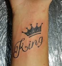 Whether you are paying homage to someone you admire or respect, king of the jungle, or just think you're king of your own domain, a crown can be a strong statement to make. Best Tattoo Design Ideas King Crown Tattoo Body Tattoo Art