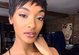 Découvrez plus de 1000 coupes de cheveux tendance en images et nos conseils en vidéos pour trouver la coupe qu'il vous faut ! Ces Stars Qui Ont Opte Pour Les Cheveux Courts Elle