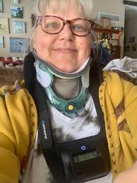 New neck brace. Who dis? 💁🏻‍♀️ Finally got me a better brace that's more  comfy, breathable, it won't sweat me to death when I go outside, it's green  (my favorite color), and