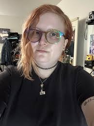 Adrianna Hunter's Instagram, Twitter & Facebook