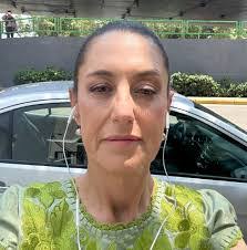 Eve Brewster's Instagram, Twitter & Facebook