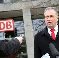 Über welchen zeitraum der streik sich strecken soll, ist noch unbekannt. Deutsche Bahn Tarifstreit Mit Gdl Streik An Pfingsten Droht Welt