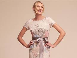 .abiti da sera, abito mamma sposa taglie forti, cocktail, abitini corti, abiti da cerimonia milano, damigella, tailleur, abiti mamma sposa, vestiti madre sposo, testimoni di nozze. Mamma Della Sposa 2019 Gli Abiti E I Completi Perfetti Per Lei