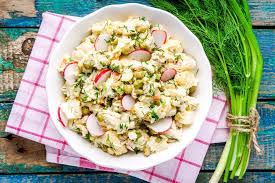 S bramborovým salátem je to jako s gulášem. Nejlepsi Bramborovy Salat Tradicni I Odlehcene Verze Zeny Cz
