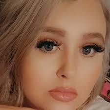 Arlene Walton's Instagram, Twitter & Facebook