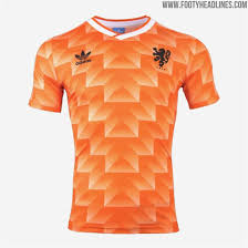 Denzel dumfries spielt sich bei den niederlande in den fokus der. Inspiriert Von Holland 1988 Spektakulares Adidas Em 2020 Amsterdam Trikot Geleaked Nur Fussball