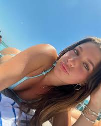 JT (@julia.tabor) • Instagram photos and videos