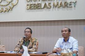 Seleksi mandiri universitas sebelas maret sm uns adalah jalur penerimaan mahasiswa baru yang dilaksanakan oleh uns di luar jalur snmptn dan sbmptn. Ramai Soal Biaya Ukt Di Uns Ini Penjelasan Pihak Kampus Halaman All Kompas Com