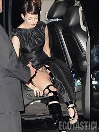 Anne Hathaway Nude Photos & Videos - Celeb Masta