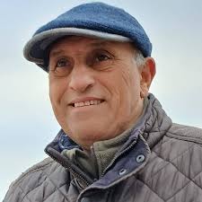 I wonder if anyone remember my uncle Guzi Navarro who ran Valletta Scouts.  They used to meet just behind the old Waterpolo pitch in Marsamxett. During  the 1950' and very early 60's