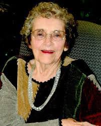 Elizabeth Plott's Instagram, Twitter & Facebook