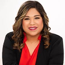 Heather Washburn's Instagram, Twitter & Facebook