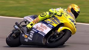2000 500cc Class Valentino Rossi Helmets Valentino Rossi In 2020 Valentino Rossi Helmet Valentino Rossi Valentino